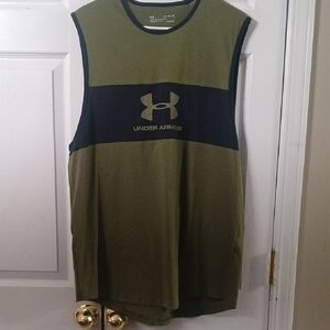 Under Armour heatgear  Army Green and Black Sleeveless Muscle Shirt Sz XL NWT